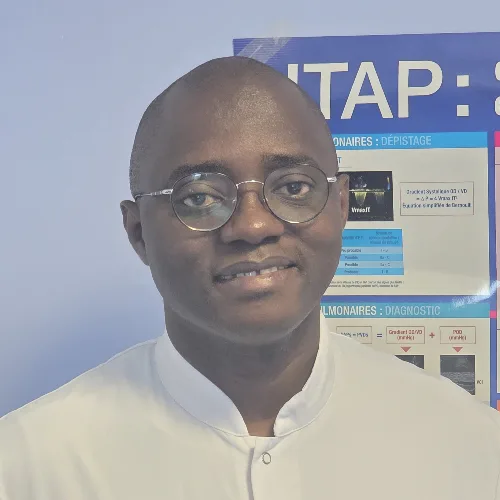 Dr Koivogui Diarra, lauréat des EVC de médecine cardiovasculaire 2025